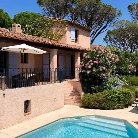 Holiday home Charmante Mit Pool Und Golfplatz By Interhome *